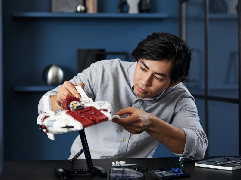 1673 db-os A-szárnyú Starfighter