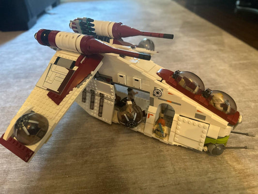 1224 db-os Köztársasági hadihajó