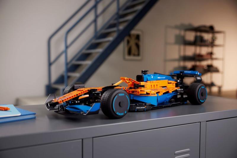 1434 db-os McLaren Formula 1 versenyautó